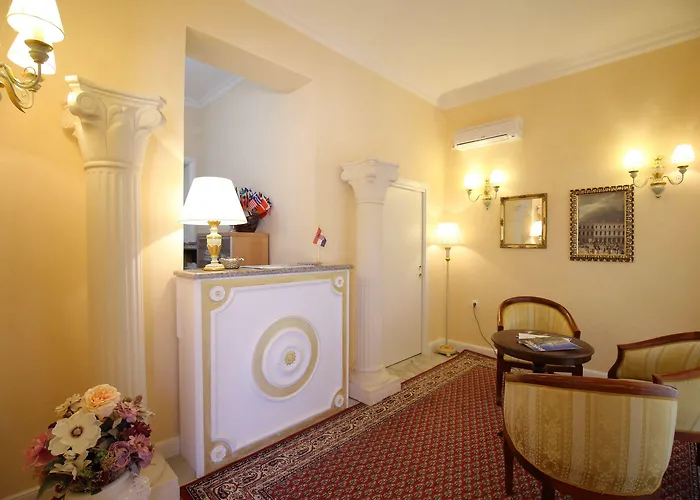 Guest house Triana-adults Only