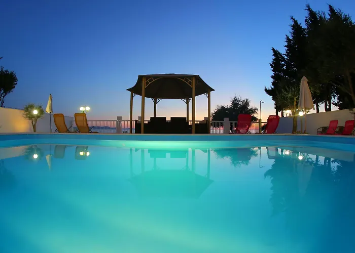 Triana-adults Only 4* זאדאר