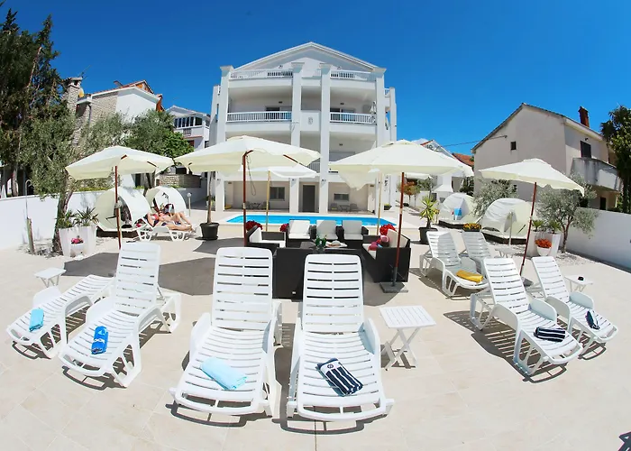 Guest house Triana-adults Only 4*