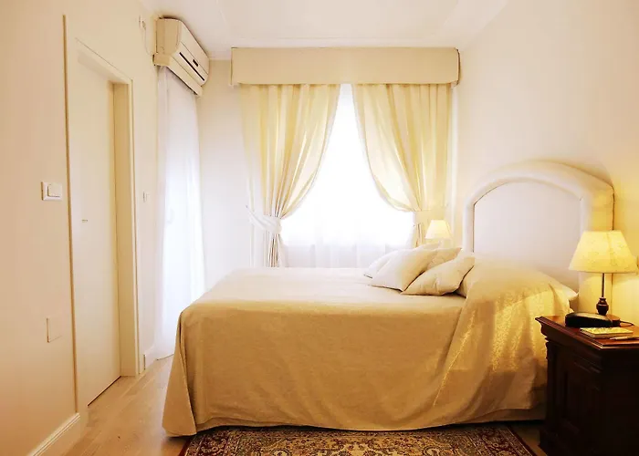 Guest house Triana-adults Only