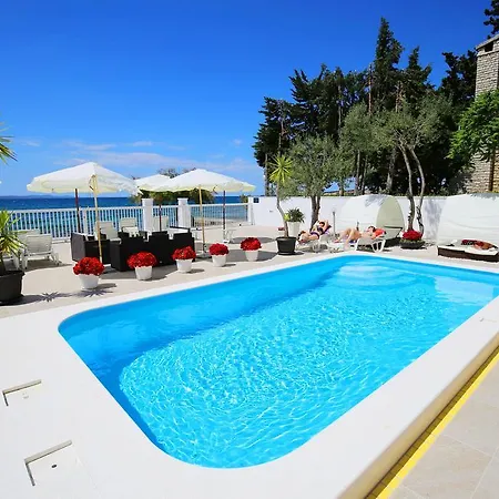Triana-adults Only Ζαντάρ