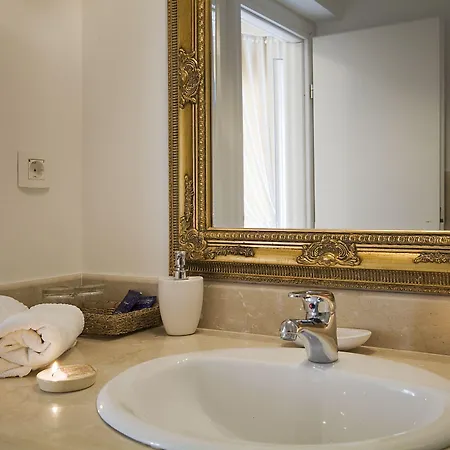 Πανσιόν Triana-adults Only 4*