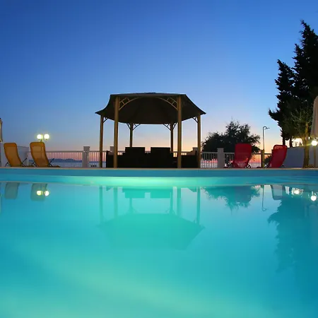 Triana-adults Only 4* זאדאר