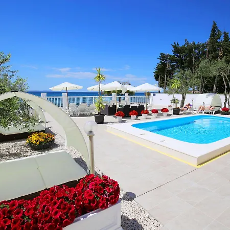 Konukevi Triana-adults Only