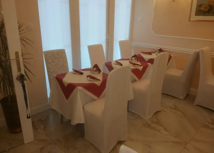 Triana-adults Only Affittacamere 4*